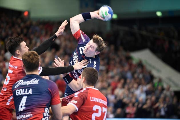 Göran Sögard Johannesson SG Flensburg Handewitt against Azat Valiullin Eulen Ludwigshafen , Handball Bundesliga, Men, 10 Matchday, SG Flensburg Handewitt vs Eulen Ludwigshafen, 17 10 19 Flensburg Flens Arena Schleswig Holstein Germany