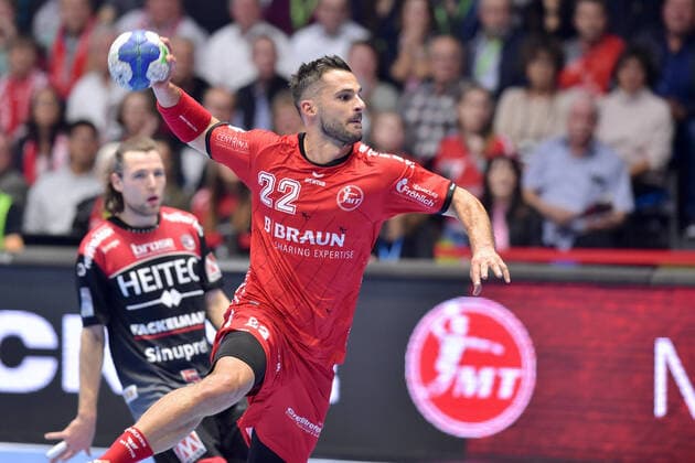 Michael Allendorf MT Melsungen at the litter Johannes Sellin HC Erlangen rear, GER, MT Melsungen HC Erlangen, Handball, 1 Bundesliga Men, 17 10 2019, GER, MT Melsungen HC Erlangen, Handball, 1 Bundesliga Men Melsungen Copyright: xEIBNER RolandxSippelx EP_RSL