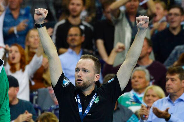 LIQUI MOLY Handball Bundesliga 2019 2020, 10 matchday, SC DHfK Leipzig vs. TBV Lemgo Lippe 17 10 2019 Andre Haber coach SC DHfK Leipzig cheers for Leipzig in Handball Bundesliga match Leipzig vs. TBV Lemgo Lippe 17 10 2019 Leipzig Sachsen Deutschland Arena Leipzig