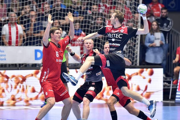 Antonio Metzner HC Erlangen at the litter Finn Lemke MT Melsungen L , GER, MT Melsungen HC Erlangen, Handball, 1 Bundesliga Maenner, 17 10 2019, GER, MT Melsungen HC Erlangen, Handball, 1 Bundesliga Maenner Melsungen Copyright: xEIBNER RolandxSippelx EP_RSL