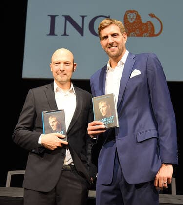 17 10 2019, xhbx, Basketball Book Fair, Dirk Nowitzki Team Book presentation The Great Nowitzki emspor, v l Author Thomas Pletzinger, Dirk Nowitzki DFL DFB REGULATIONS PROHIBIT ANY USE OF PHOTOGRAPHS as IMAGE SEQUENCES and or QUASI VIDEO Frankfurt