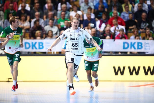 Goal celebration by Lukas Nilsson Kiel HSG Wetzlar vs. THW Kiel, Handball, 1 Bundesliga, 17 10 2019 HSG Wetzlar vs. THW Kiel, Handball, 1 Bundesliga, 17 10 2019 Wetzlar Copyright: xEIBNER RenexWeissx EP_RWS