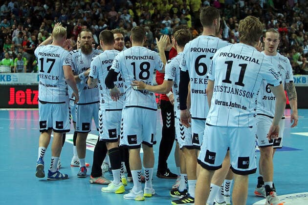 17 10 2019, xovx, Handball HBL, HSG Wetzlar THW Kiel emspor, The Kiel players cheer for the 30 26 victory in Wetzlar, Freisteller DFL DFB REGULATIONS PROHIBIT ANY USE OF PHOTOGRAPHS as IMAGE SEQUENCES and or QUASI VIDEO Wetzlar