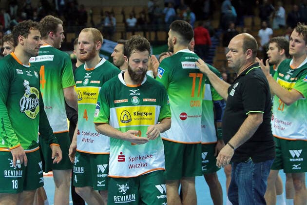 17 10 2019, xovx, Handball HBL, HSG Wetzlar THW Kiel emspor, v l Long faces after the defeat against Kiel at the players of HSG Wetzlar DFL DFB REGULATIONS PROHIBIT ANY USE OF PHOTOGRAPHS as IMAGE SEQUENCES and or QUASI VIDEO Wetzlar