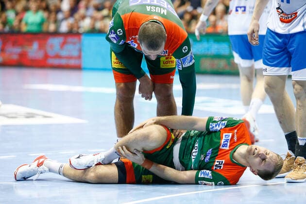 17 10 2019, xtgx, Handball Liqui Moly HBL, SC Magdeburg TVB Stuttgart emspor, v l Albin Lagergren Magdeburg, 23 injured GETEC Arena