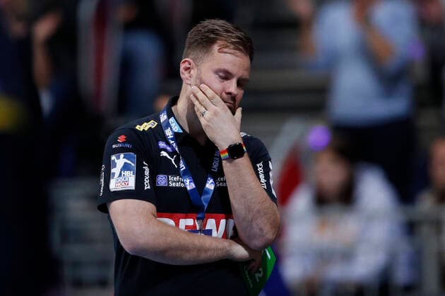 17 10 2019, TUI Arena, Hannover, league game, 1 Bundesliga, TSV Hannover Burgdorf vs. Rhein Neckar Loewen, in picture Kristjan Andresson coach, Loewen is disappointed TSV Hannover Burgdorf vs. Rhein Neckar Loewen