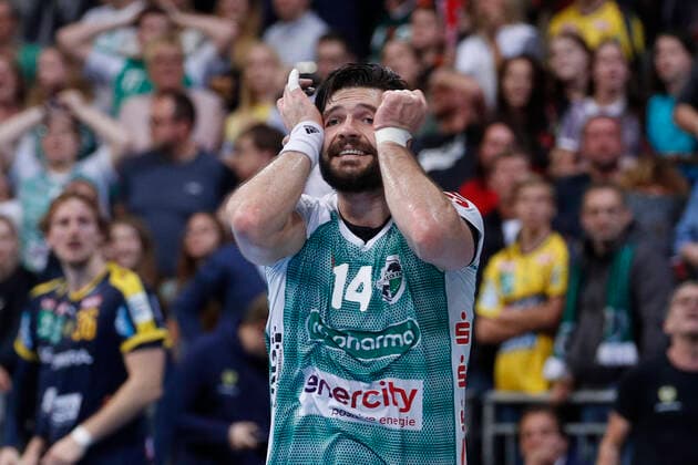 17 10 2019, TUI Arena, Hannover, league game, 1 Bundesliga, TSV Hannover Burgdorf vs Rhein Neckar Loewen, in picture Evgeni Pevnov 14, Han Burgdorf after the draw TSV Hannover Burgdorf vs Rhein Neckar Loewen