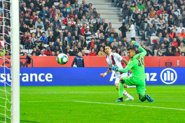 Angel Di Maria (PSG) - Walter Benitez (OGC Nice) FOOTBALL : OGC nice vs PSG - Ligue 1 conforama - Nice - 18 10 2019 NorbertScanella PanoramiC 