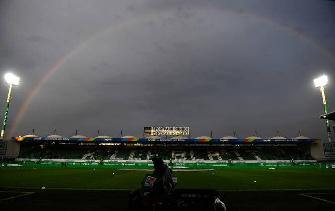 18 10 2019 Soccer Season 2019 2020 2 Soccer Bundesliga 10 Matchday SpVgg Greuther Fürth Kleeblatt SG Dynamo Dresden SGD DFL regulations prohibit any use of photographs as image sequences and or quasi video Feature Impression Symbol Picture Rainbow over Stadium Sportstätte Back straight Tribune