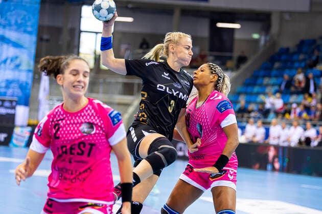 Ludwigsburg, Germany October 19, 2019 CL 19 20 SG BBM Bietigheim vs Brest Bretagne Handball vs Constance Mauny Brest Bretagne , Maura Visser Bietigheim , Marta Mangue Gonzalez Brest Bretagne Bietigheim Bissingen Egetrans Arena Baden Württemberg Germany