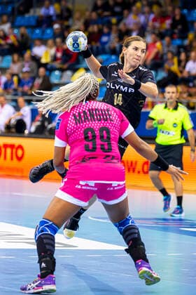 Ludwigsburg, Germany 19 October 2019 CL 19 20 SG BBM Bietigheim vs. Brest Bretagne Handball Marta Mangue Gonzalez Brest Bretagne , Karolina Kudlacz Gloc Bietigheim Bietigheim Bissingen Egetrans Arena Baden Württemberg Germany