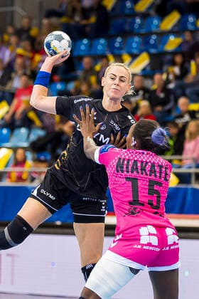 Ludwigsburg, Germany 19 October 2019 CL 19 20 SG BBM Bietigheim vs Brest Bretagne Handball v left in duel Maura Visser Bietigheim and Kalidiatou Niakate Brest Bretagne Bietigheim Bissingen Egetrans Arena Baden Württemberg Germany