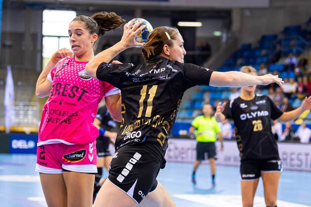 Ludwigsburg, Germany 19 October 2019 CL 19 20 SG BBM Bietigheim vs Brest Bretagne Handball vs Constance Mauny Brest Bretagne , Laura van der Heijden Bietigheim Bietigheim Bissingen Egetrans Arena Baden Württemberg Germany
