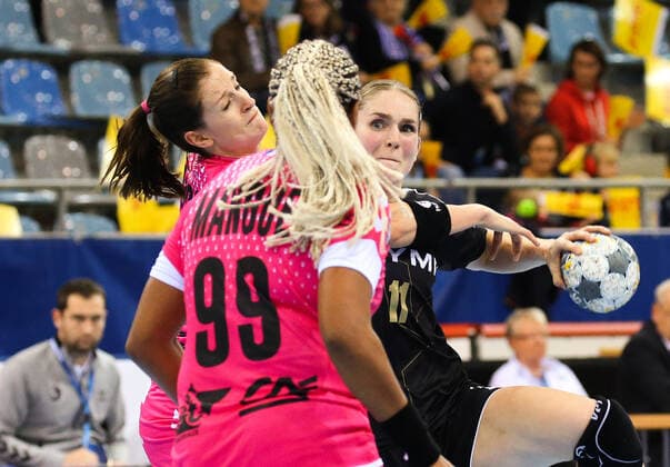 19 10 2019, Germany, Bietigheim, Handball Champions League Women, season 2019 2020, SG BBM Bietigheim vs Brest Bretagne v l Ana Gros Brest , Marta Mangue Gonzalez Brst , Laura von der Heijden BBM