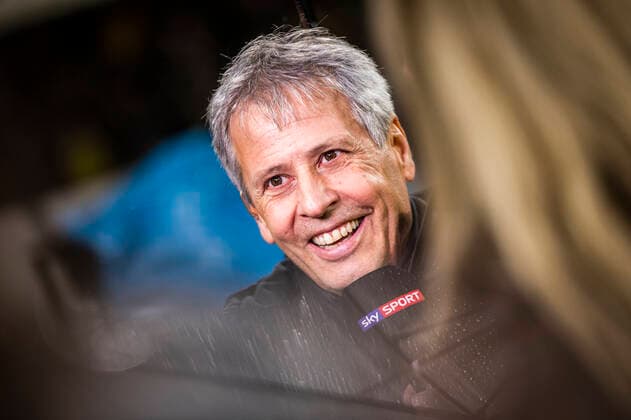 GER, FBL, Borussia Dortmund vs. Borussia Mönchengladbach 19 10 2019, Signal Iduna Park, Dortmund , GER, FBL, Borussia Dortmund vs. Borussia Mönchengladbach, DFL REGULATIONS PROHIBIT ANY USE OF PHOTOGRAPHS AS IMAGE SEQUENCES AND OR QUASI VIDEO in picture shows Lucien Favre Trainer BVB in interview with Sky, nordphotox xRauch nph00251