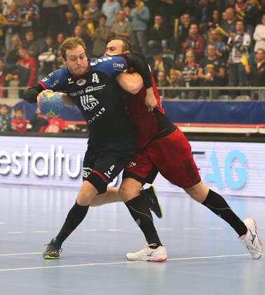 19 10 2019, Germany, Bietigheim, Handball 2 Bundesliga Men Season 2019 2020 SG BBM Bietigheim vs TuS N Lübbecke v l Patrick Rentschler BBM , Jo Gerrit Genz TuS