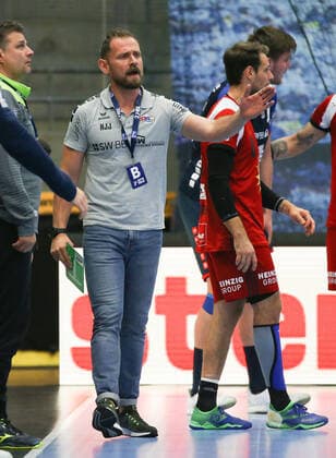 19 10 2019, Germany, Bietigheim, Handball 2 Bundesliga Men Season 2019 2020 SG BBM Bietigheim vs TuS N Lübbecke Coach Hannes Jon Jonsson BBM