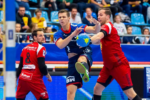 Bietigheim, Germany 19 October 2019 2 BL 19 20 SG BBM Bietigheim vs TuS N Lübbecke vs left Jens Bechtloff Tus N Luebbecke , Tim Dahlhaus SG BBM Bietigheim , Marian Orlowski Tus N Luebbecke Bietigheim Egetrans Arena Baden Württemberg Germany