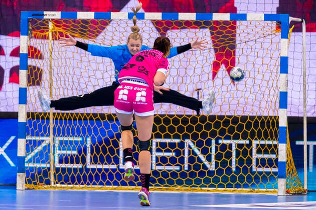 Ludwigsburg, Germany 19 October 2019 CL 19 20 SG BBM Bietigheim vs Brest Bretagne Handball Goalkeeper Valentyna Salamakha Bietigheim , Ana Gros Brest Bretagne Bietigheim Bissingen Egetrans Arena Baden Württemberg Germany