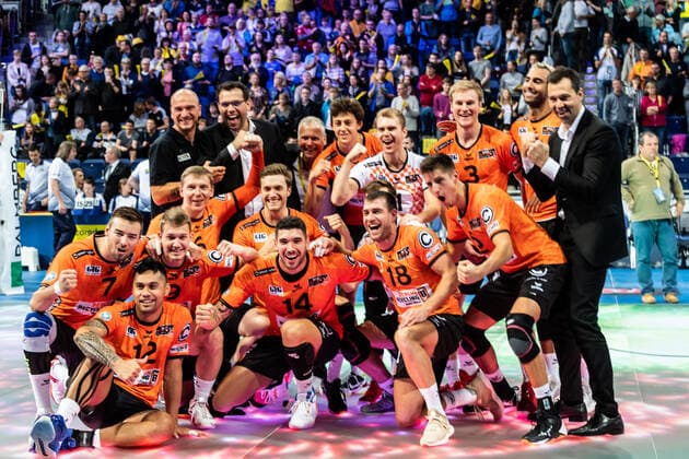 Bilder des Jahres 2019, Sport 10 Oktober Sport Themen der Woche KW42 comdirect Volleyball Supercup 2019; 20.10.2019 Berlin Recycling Volleys, Supercup Sieger 2019; comdirect Volleyball Supercup 2019 am 20.10.2019, Hannover. *** comdirect Volleyball Supercup 2019 20 10 2019 Berlin Recycling Volleys, Supercup Winner 2019 comdirect Volleyball Supercup 2019 am 20 10 2019, Hannover Copyright: xBEAUTIFULxSPORTS PeterxWeberx