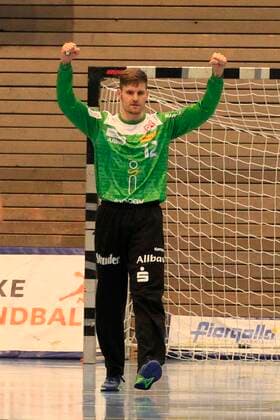 2 Bundesliga Handball VfL Luebeck Schwartau TUSEM Essen 20 10 2019, Hansehalle Luebeck, GER, 2 Bundesliga Handball VfL Luebeck Schwartau TUSEM Essen picture shows goalkeeper Sebastian Bliß Bliss TUSEM Essen cheers nordphotox xTauchnitz nph00059