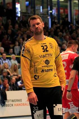 2 Bundesliga Handball VfL Luebeck Schwartau TUSEM Essen 20 10 2019, Hansehalle Luebeck, GER, 2 Bundesliga Handball VfL Luebeck Schwartau TUSEM Essen in picture shows goalkeeper Dennis Klockmann VfL Luebeck Schwartau is disappointed disappointed nordphotox xTauchnitz nph00059