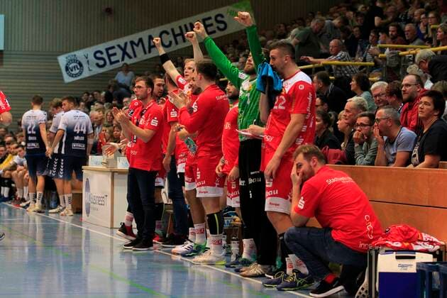 2 Bundesliga Handball VfL Luebeck Schwartau TUSEM Essen 20 10 2019, Hansehalle Luebeck, GER, 2 Bundesliga Handball VfL Luebeck Schwartau TUSEM Essen in picture picture shows the bank of Essen celebrates, TUSEM Essen nordphotox xTauchnitz nph00059