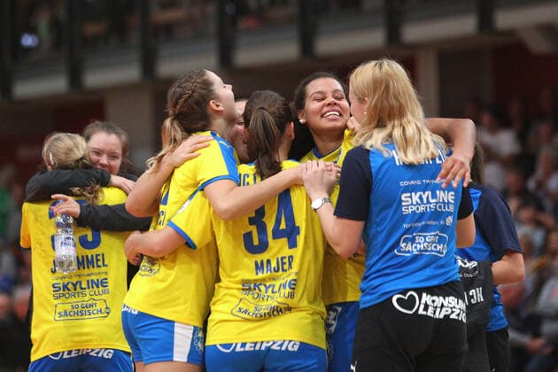 Handball, 2 HBF, HC Leipzig vs. Werder Bremen, 20 10 19 Handball, 2 Bundesliga Women, HBF, Season 2019 2020, 6 Matchday HC Leipzig vs. SV Werder Bremen on 20 10 19 in the Sporthalle Bruederstrasse Leipzig In the picture Jubel, Sieg, Sharleen Juliette GRESCHNER 20, HC Leipzig Copyright: xBEAUTIFULxSPORTS JanxKaeferx