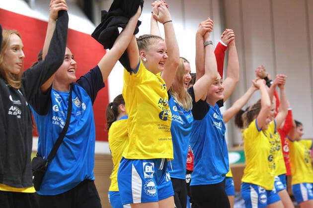 Handball, 2 HBF, HC Leipzig vs. Werder Bremen, 20 10 19 Handball, 2 Bundesliga Women, HBF, Season 2019 2020, 6 Matchday HC Leipzig vs. SV Werder Bremen on 20 10 19 in the Sporthalle Bruederstrasse Leipzig In the picture Pauline UHLMANN 2, HC Leipzig yellow jersey, jubilation, victory, joy Copyright: xBEAUTIFULxSPORTS JanxKaeferx