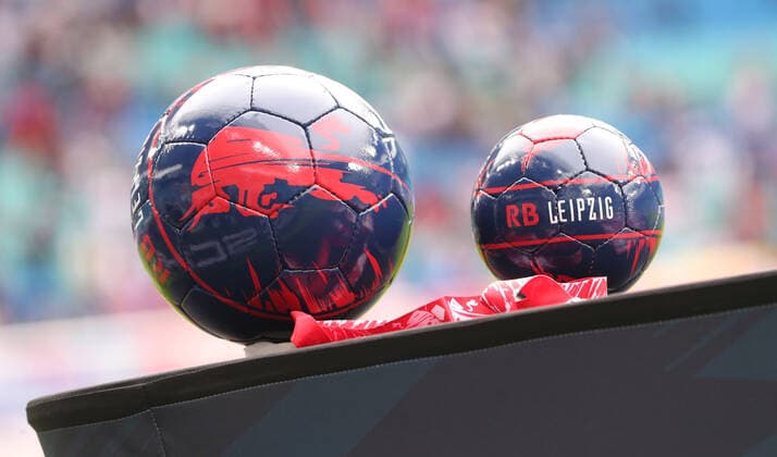 RB Leipzig Wolfsburg Fussball Bundesliga Leipzig, 19 10 2019, Red Bull Arena, Fussball, 1 Bundesliga, 6 Spieltag , RB Leipzig vs. Vfl Wolfsburg 1 1 0 0 , Im Bild Ball RB Leipzig , In accordance with the specifications of the DFL Deutsche Fußball Liga , it is forbidden to exploit or have exploited photographs taken in the stadium and or from the match in the form of sequence images and or video-like photo sequences,