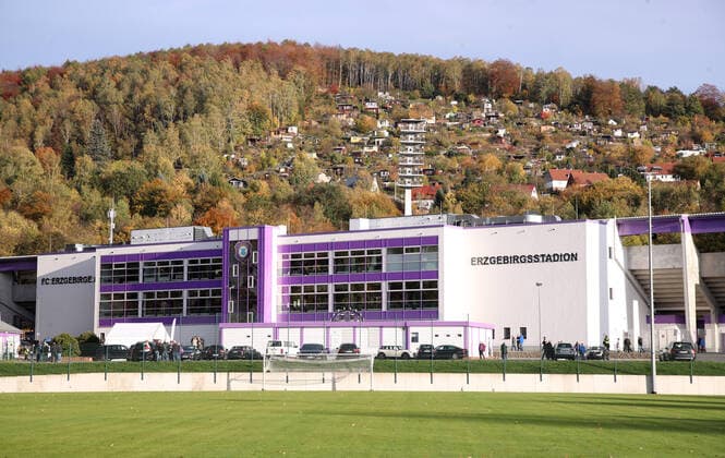 Aue, 18 10 2019, Erzgebirgsstadion, Football, 2 Bundesliga, 10 Matchday , FC Erzgebirge Aue vs 1 FC Nürnberg 4 3 0 0 , In the picture autumn mood view Erzgebirgsstadion Aue ,