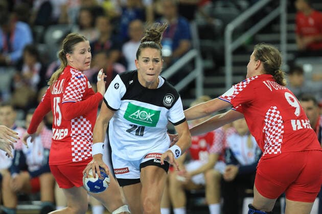 Zagreb, 23 10 2019 - Arena Zagreb hall, Croatia (red) - Germany (white) 21:21 Emily BOLK (20) vs Dora KALAUS (15) nad Lea VUKOJEVIC (99) 