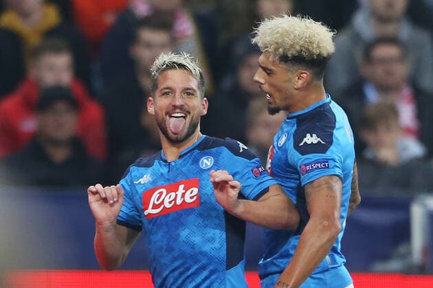 Sport Bilder des Tages SOCCER - UEFA CL, RBS vs Napoli SALZBURG,AUSTRIA,23.OCT.19 - SOCCER - UEFA Champions League, group stage, Red Bull Salzburg vs SSC Napoli. Image shows the rejoicing of Dries Mertens and Kevin Malcuit (Napoli). GEPAxpictures xMathiasxMandl