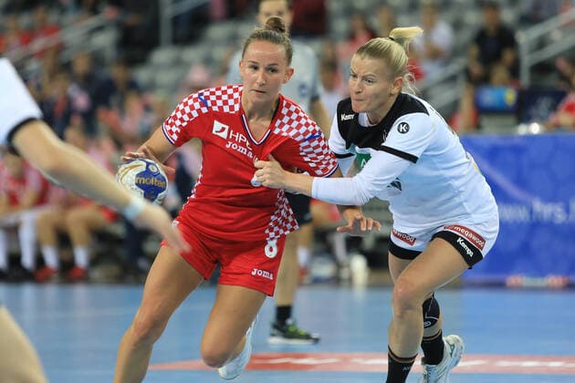 Zagreb, 23.10.2019. - Friendly handball match between Croatia and Germany (women) at the Zagreb Arena. Croatia (red) - Germany (white) 21:21 Stela POSAVEC (8) vs Antje LAUENROTH (29) 