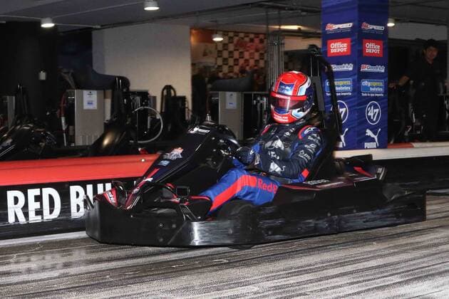 October 23, 2019: EUM20191023DEP15.JPG.CIUDAD DE MEXICO. MotoringAutomovilismo-Toro Rosso.- 23 de octubre de 2019. Pierre Gasly y Daniil Kvyat, pilotos de la Escuderia Toro Rosso de la Formula 1, ofrecieron conferencia de prensa y convivieron con aficionados en una pista de go karts. Foto: Agencia EL UNIVERSALCarlos MejiaEELG Latin News: October 23, 2019  - ZUMAu78_ 20191023_zaf_u78_068 Copyright: xElxUniversalx