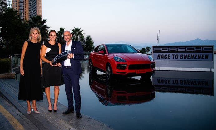 October 25, 2019, Shenzhen, CHINA: Ashleigh Barty of Australia receives the Porsche Race to Shenzhen winners car ahead of the 2019 WTA, Tennis Damen Finals tennis tournament 2019 WTA Finals, Tennis, Shenzhen, China, Oct 25 - ZUMAa181 20191025_zaa_a181_001 Copyright: xAFP7x