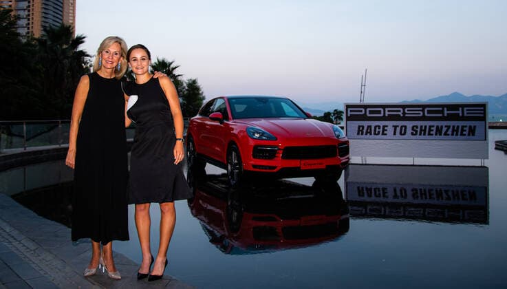 October 25, 2019, Shenzhen, CHINA: Ashleigh Barty of Australia receives the Porsche Race to Shenzhen winners car ahead of the 2019 WTA, Tennis Damen Finals tennis tournament 2019 WTA Finals, Tennis, Shenzhen, China, Oct 25 - ZUMAa181 20191025_zaa_a181_004 Copyright: xAFP7x