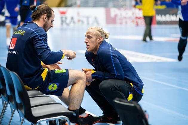 191025 Kim Ekdal du Rietz and goalkeeper Mikael Appelgren of Sweden ahead of the international friendly Handball match between Sweden and Iceland on October 25, 2019 in Kristianstad Photo Mathilda Ahlberg BILDBYRAN Cop 178 bbeng Handball Handball National Team Sweden Island Friendly match,  Copyright: MATHILDAxAHLBERG BB191025BB475