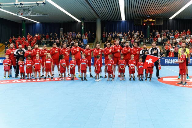 25 10 2019, Aarau, Schachenhalle, Test match Switzerland Czech Republic, Switzerland at the anthem Aarau Schachenhalle Aargau Switzerland Copyright: xJustPictures.ch VedranxGalijasx