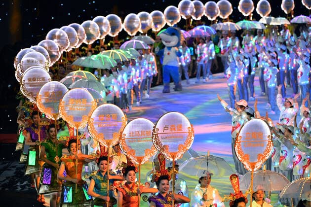 Bilder des Jahres 2019, Sport 10 Oktober Sport Themen der Woche KW43 Sport Bilder des Tages (191027) -- WUHAN, Oct. 27, 2019 -- Photo taken on Oct. 27, 2019 shows a view of the closing ceremony of the 7th CISM Military World Games in Wuhan, capital of central China s Hubei Province. ) (SP)CHINA-WUHAN-7TH MILITARY WORLD GAMES-CLOSING CEREMONY HuxHuhu 