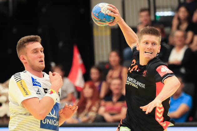 HANDBALL - AUT vs NED, test match GRAZ,AUSTRIA,27.OCT.19 - HANDBALL - OEHB international match, Länderspiel, Nationalmannschaft Austria vs Netherlands, test match. Image shows Nikola Bilyk (AUT) and Jeffrey Boomhouwer (NED). GEPAxpictures xMarioxBuehner