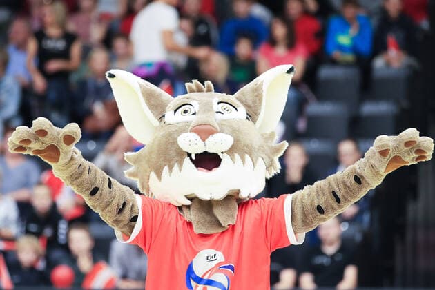 HANDBALL - AUT vs NED, test match GRAZ,AUSTRIA,27.OCT.19 - HANDBALL - OEHB international match, Länderspiel, Nationalmannschaft Austria vs Netherlands, test match. Image shows mascot Winni (EHF Euro Cup 2020). GEPAxpictures xMarioxBuehner