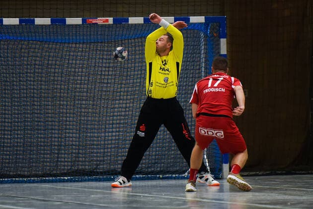 27 10 2019, xpsx, Handball 3 League, HSG Hanau GSV Eintracht Baunatal v l Sebastian Schermuly Hanau , Kevin Trogisch Baunatal Hanau Hessen Germany DEU