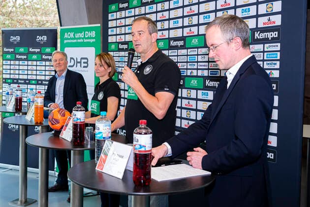 Stuttgart, Germany 29 October 2019 DHB Women Press Conference WM Japan v left Mayor Dr Martin Schairer City of Stuttgart , Team Manager Maren Baumbach Germany , Trainer Henk Groener Germany , Tim Oliver Kalle DHB Communication Stuttgart Scharrena Baden Württemberg Germany