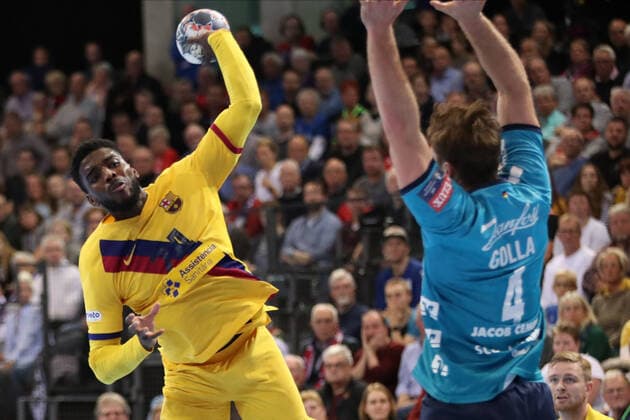 SG Flensburg Handewitt vs. FC Barcelona, Handball, EHF Champions League Group Phase, 30 10 19 Cedric Sorhaindo FC Barcelona, 10 vs. Johannes Golla SG Flensburg Handewitt, 04 Copyright: xBEAUTIFULxSPORTS MarioxM.xKobergx