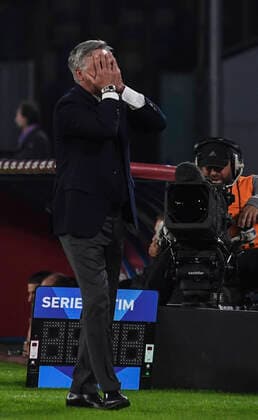 Napoli s Italian coach Carlo Ancelotti leave the pitch after a red card during the Italian Serie A football match SSC Napoli vs Atalanta BC. Napoli drew with Atalanta 2-2.  Copyright: xSalvatorexLaportax xIPAx xKontrolabx  Copyright: xSalvatorexLaportax xIPAxviaxwww.imago-images.dex ximagoximages IndependentxPhotoxAgencyxInt.x