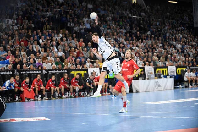 Niclas Ekberg THW Kiel in front of Julis Kühn Melsungen , Handball Bundesliga, Liqui Moly HBL, Men, 11 Matchday, THW Kiel vs Melsungen, 31 10 19 Kiel Sparkassen Arena Schleswig Holstein Germany