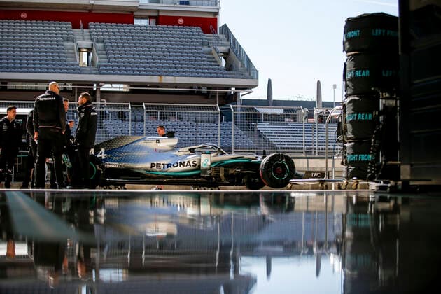 Motorsports: FIA Formula One World Championship, WM, Weltmeisterschaft 2019, Grand Prix of United States, Mechanic of Mercedes AMG Petronas Motorsport Austin United States of America