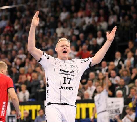 Photo Victory celebration with the players Patrick Wiencek Kiel Handball Men 1 Bundesliga at Do 31 10 2019 THW Kiel SG Melsungen 38 26