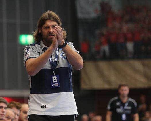 Sebastian Hinze Trainer Bergischer HC motivates his team in the game TSG Ludwigshafen Friesenheim vs. Bergischer HC in the 1 Handball Bundesliga on 30 10 2019, TSG Ludwigshafen Friesenheim Bergischer HC, Handball, 1 Bundesliga, 30 10 2019 Ludwigshafen Copyright: xEibner-Pressefotox xMichaelxBermelx